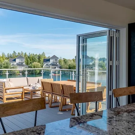 Gorgeous 4 Bedroom Cotswolds Home With Lake View Саут-Керни Экстерьер фото