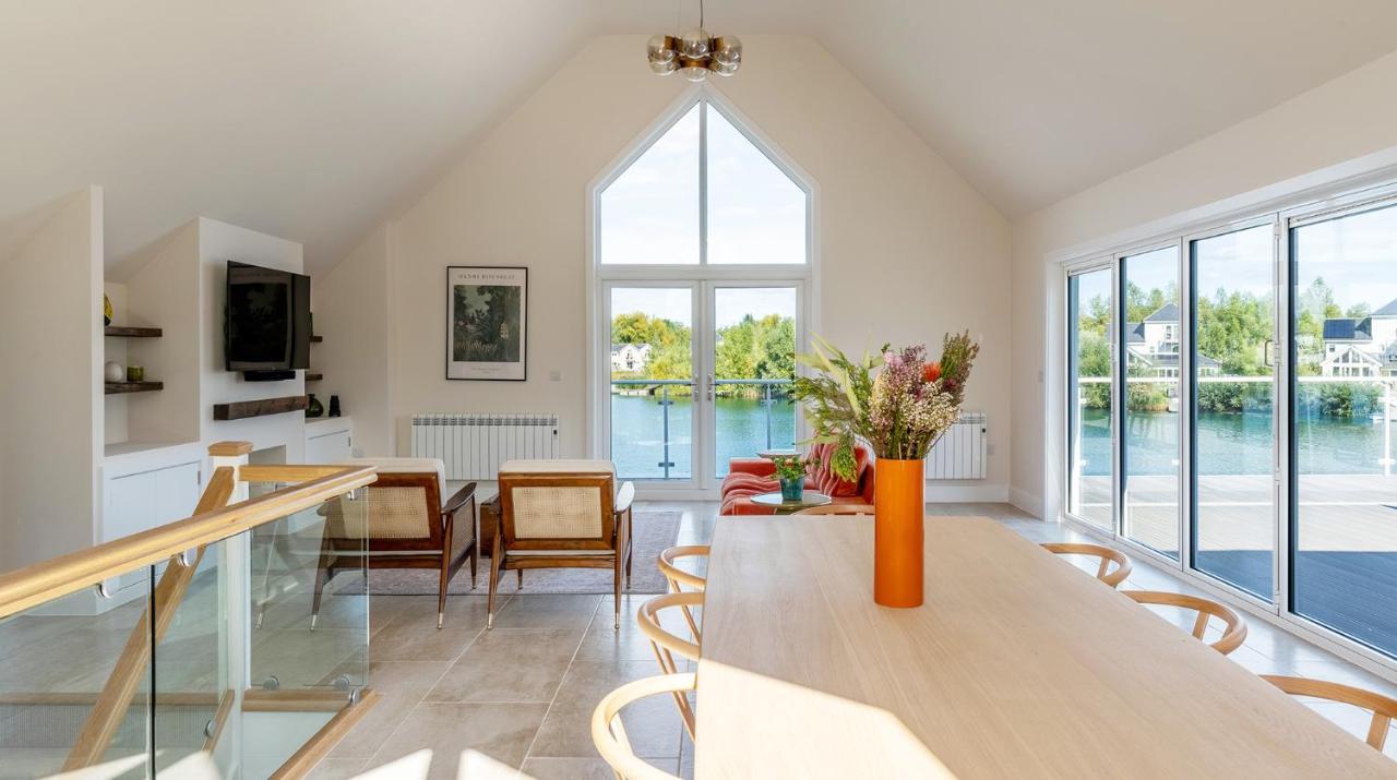 Gorgeous 4 Bedroom Cotswolds With View *