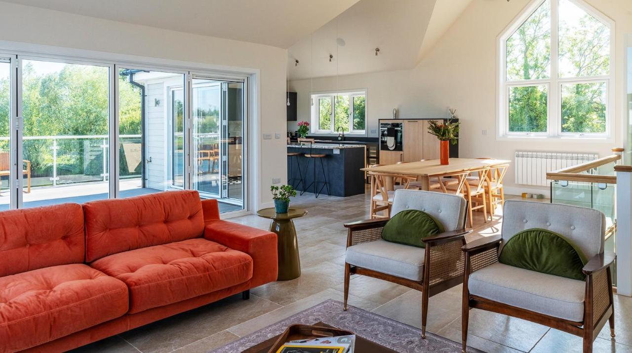 Gorgeous 4 Bedroom Cotswolds With View Holiday home *