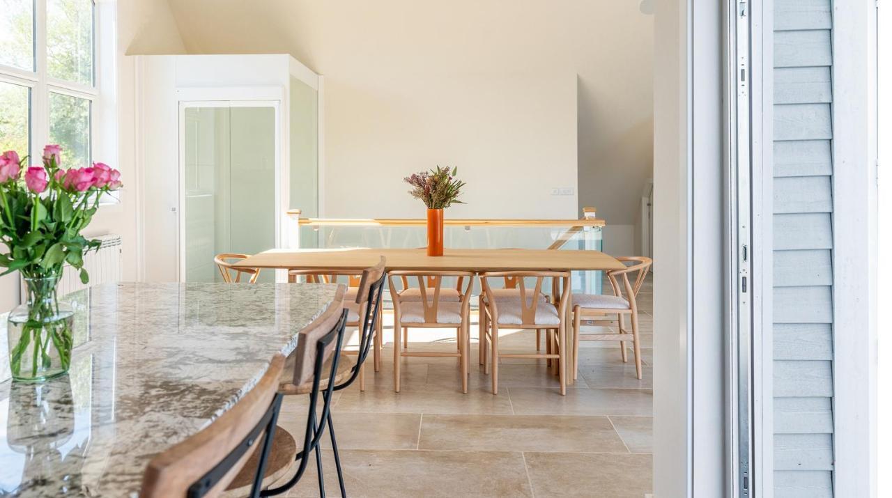 Gorgeous 4 Bedroom Cotswolds With View Holiday home South Cerney