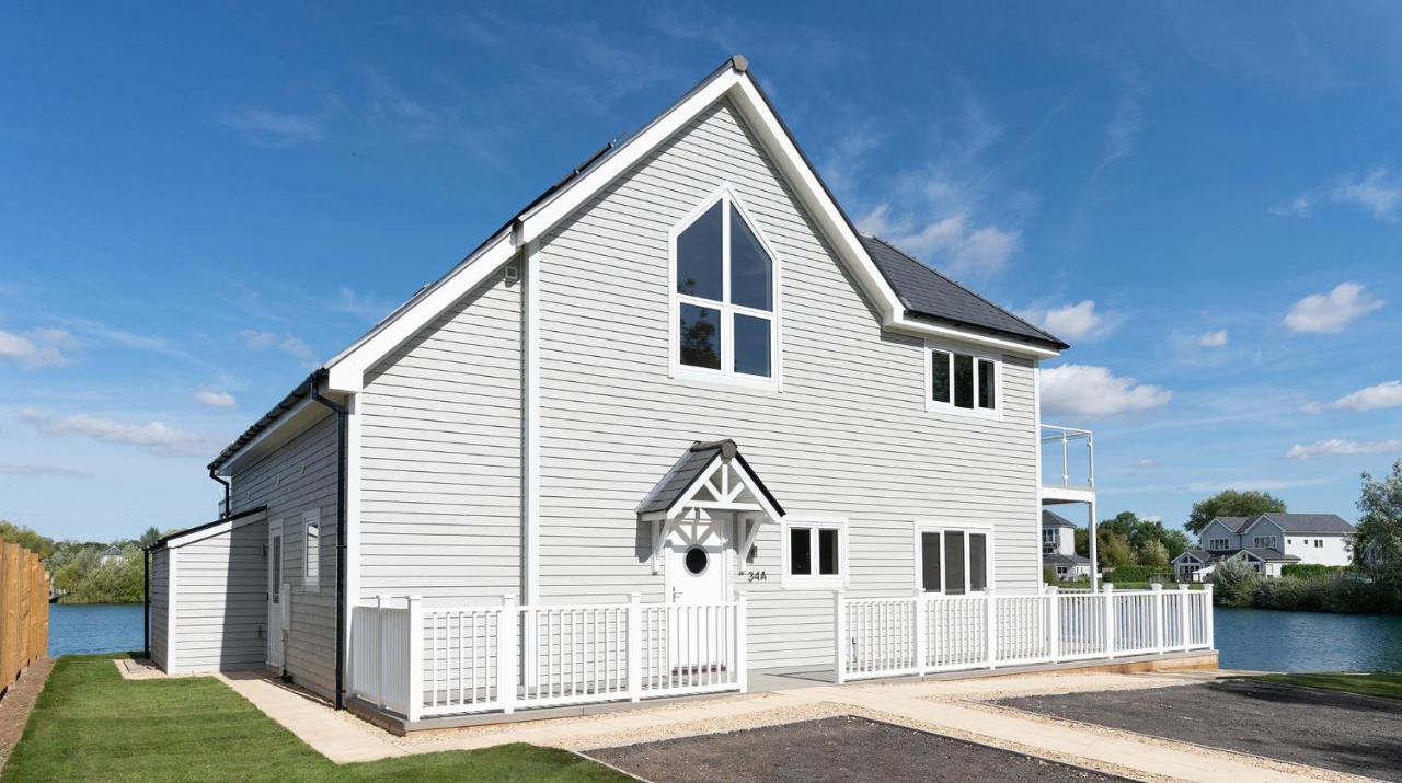 Gorgeous 4 Bedroom Cotswolds With View South Cerney